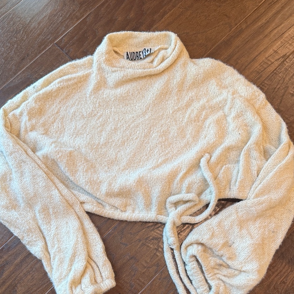 Audrey Soft Cream cropped Turtleneck Sweater